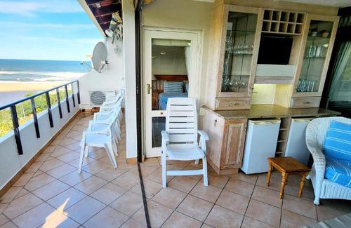 Ramsgate Beach Apartment | Beautiful Cicada: 8 Sleeper with Lagoon Views in Ramsgate