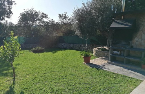 Solarino House | Relax at Cicada House: Your Private Oasis Awaits