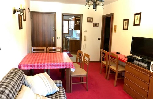 Palu Apartment | Pet-Friendly Ciclamino Apartment with High Guest Ratings