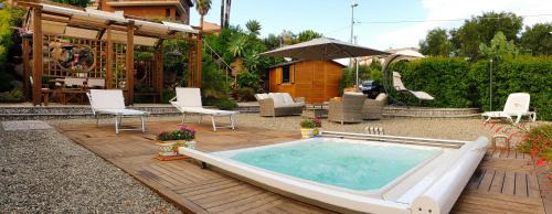 Vampolieri I Apartment | Relax at Ciclope's House with Mini Spa & Ocean Views