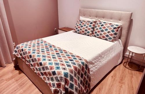 Esculca Apartment | Pet-Friendly Cava do Viriato Apart with Top Guest Ratings