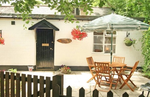 Liskeard Cottage | Discover Cider Cottage: Pet-Friendly Retreat with Pool