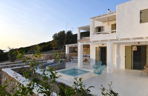 Glisidia Villa | Escape to Ciel Ianthe Villa: Oceanfront Bliss Awaits