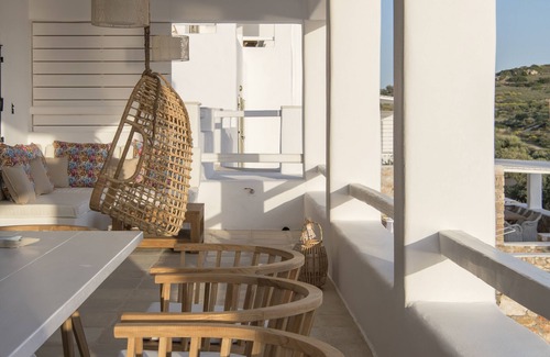 Glisidia Villa | Escape to Ciel Ianthe Villa: Oceanfront Bliss Awaits