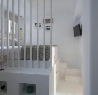 Glisidia Apartment | Pet-Friendly Ciel Villas Paros with Oceanfront Pool & Breakfast