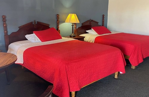 Amistad National Recreational Area Hotel | Discover Cielito Lindo Motel: Family-Friendly & Relaxing Spa
