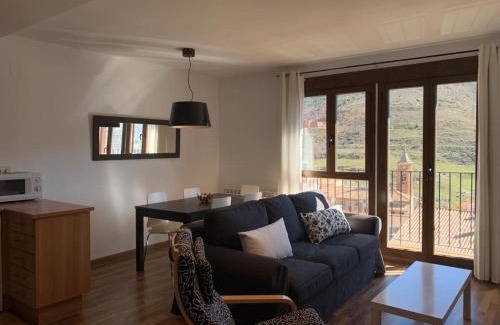 Camarena de la Sierra Apartment | Family-Friendly Apartamento San Mateo: A Cozy Retreat
