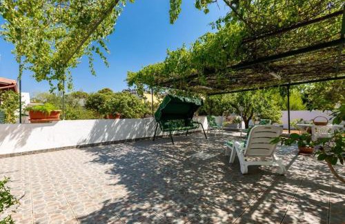 Torre Suda House | Pet-Friendly Villa Cielo e Terra with Oceanfront Views