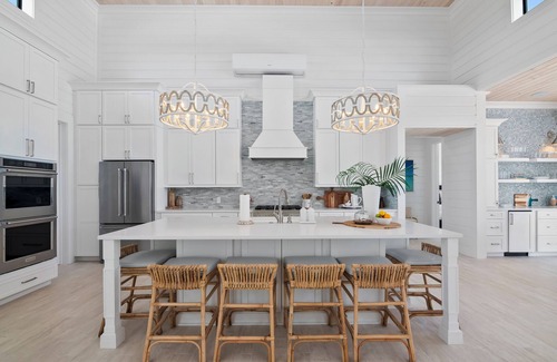 William's Town House | Exclusive Beachfront Villa with Private Pool & Ocean View