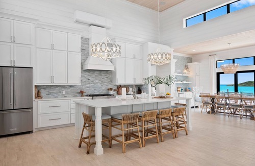 William's Town House | Exclusive Beachfront Villa with Private Pool & Ocean View