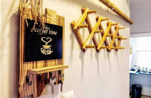 Gumussuyu Mahallesi Apartment | Inviting Cihangir House: Child-Friendly with Breakfast Included