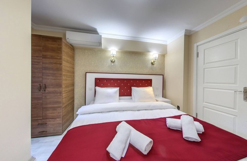 Kabatas Hotel | Explore Cihangir Palace: Family-Friendly with Breakfast Included