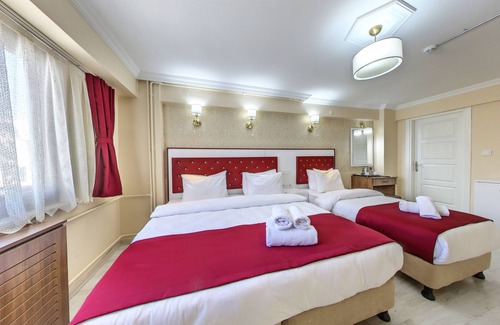 Kabatas Hotel | Explore Cihangir Palace: Family-Friendly with Breakfast Included