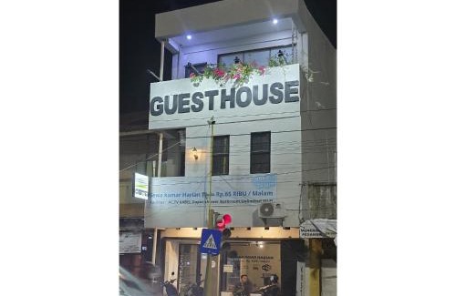 Cilacap House | Affordable Stay at Cilacap Guest House: Breakfast & Kitchen