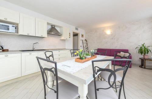 Tignale Apartment | Experience Comfort at Ciliegia - A 4-Star Family Retreat