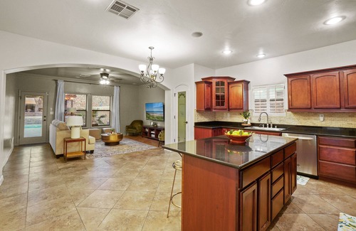 El Paso House | Experience Cimarron Oasis: Heated Pool & Movie Theater Fun