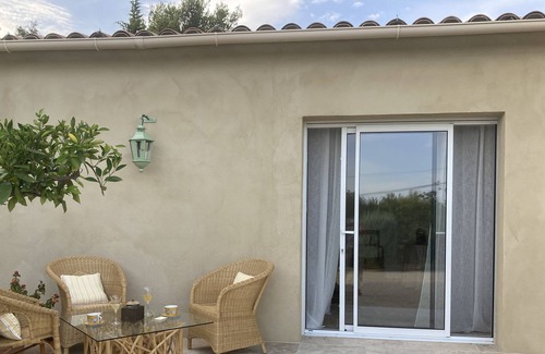 Cabrieres-dʼAigues House | CIME CABRIÈRES D'AIGUES GUEST ROOM