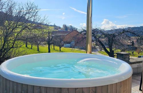 Siviriez Villa | Experience Cinéma Enchanté: Family-Friendly Guest House