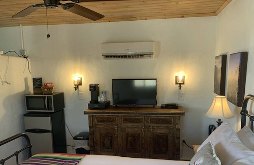 Terlingua Cabin | Cinco Circle: quaint Casita near Big Bend National Park and the Ghost town