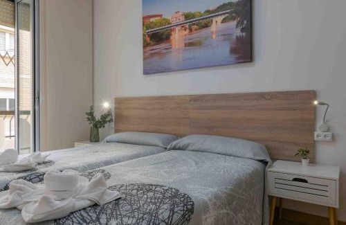 Logrono City Centre House | Family-Friendly CINCO VILLAS: Your Budget Escape Awaits