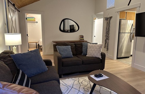 River West Cottage | Pet-Friendly Cinder Cone with Hot Tub & Gas Fireplace