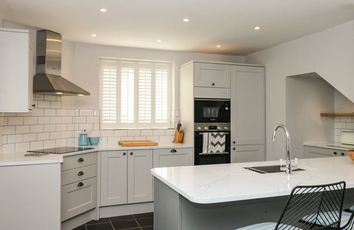 Hope-Cove Cottage | Pet-Friendly Cindy's Retreat with a Garden in Hope Cove