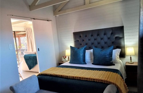 Dullstroom Apartment | Cozy Cinnamon & Sage Country Cabins with Fireplace Amenities