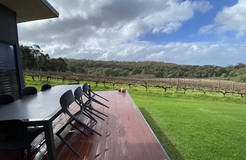 Yallingup Siding House | Elegant 4-Star Villa Amidst Private Bushland Retreat