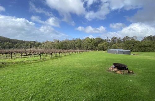 Yallingup Siding House | Elegant 4-Star Villa Amidst Private Bushland Retreat