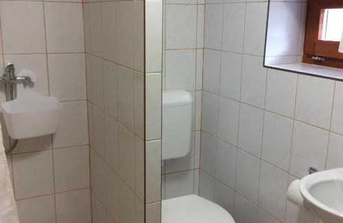 Gyoparosfuerdo House | Cozy CINTIA Napsugár Üdülőház with Family-Friendly Amenities