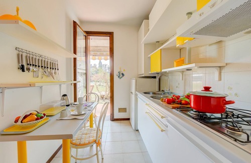 Colombare Apartment | Top-Rated Cinzia Apartment Steps from Sirmione's Beach
