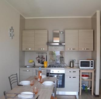 Raffa Apartment | Discover Cinzia's Home: Pet-Friendly with Ocean Views