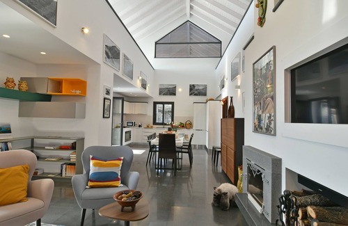 Trecastagni Bed & Breakfast | Discover Comfort at Cirasa Country House - Suite Uva Retreat
