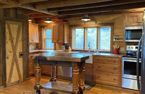 Richford Other | Renovated Vermont Farmhouse Near Jay Peak - 10/10 Rated Stay