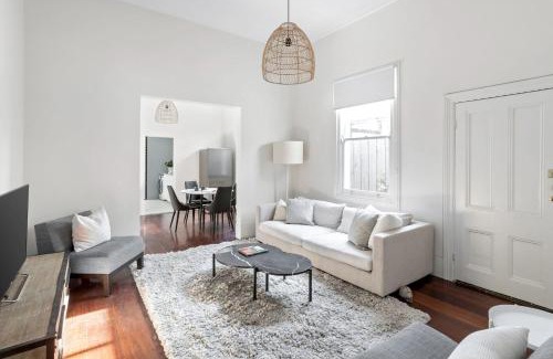 Hawthorn East House | Experience Circa 1890: Pet-Friendly with a 9.5 Rating