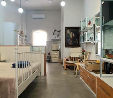 Kavala Apartment | Discover CIRCE: Top-Rated Stay with Pet-Friendly Dining