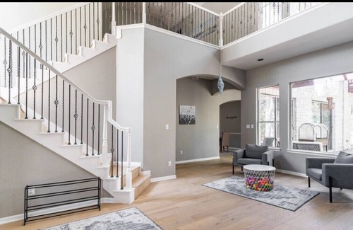 The Hielscher House | *Circle C Oasis*