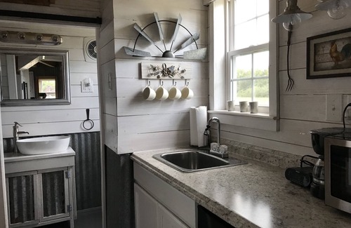 Grand Saline Cabin | Discover Circle P Cabins - Perfect for First Monday Trade Days