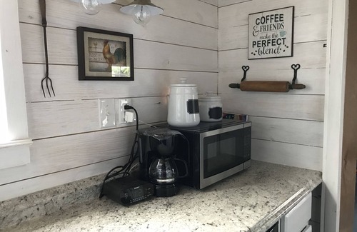 Grand Saline Cabin | Discover Circle P Cabins - Perfect for First Monday Trade Days
