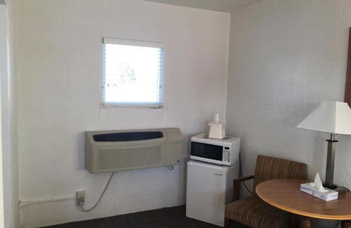 Gering Hotel | Convenient Circle S Lodge: Family and Pet Friendly Stays