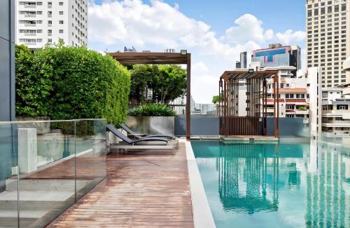 Bangkok Central Business District Apartment | Relax at Circle REIN Sukhumvit 12 with Pool & Hot Tub