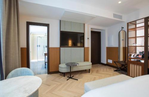 Rione III Colonna Hotel | Circle6 Rome