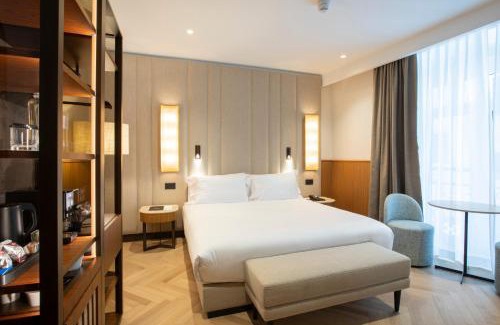 Rione III Colonna Hotel | Circle6 Rome