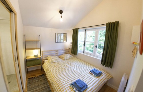 Sainte-Honorine-des-Pertes House | Charming Circuit Landing Chasse Spleen with Garden & Views