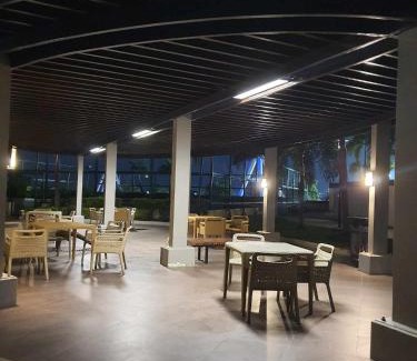 Bagumbayan Hotel | Circulo verde
