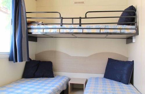 Gralaoni-Pralesi-Cisano House | Discover Cisano & San Vito: Poolside Retreat with Views