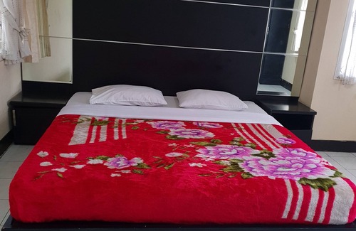 Cisarua Bed & Breakfast | Charming Cisarua Indah Cottage with Pool & Family Amenities