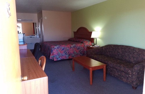 Cisco Hotel | Cozy Cisco Inn: Family-Friendly with Kitchen & Breakfast