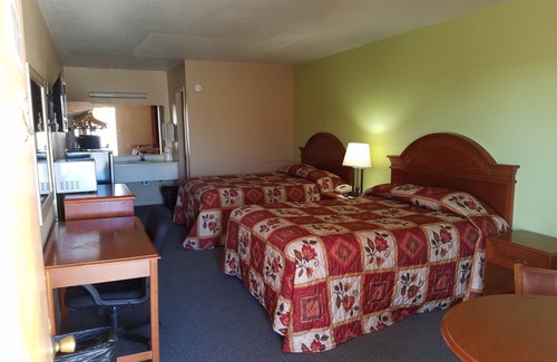 Cisco Hotel | Cozy Cisco Inn: Family-Friendly with Kitchen & Breakfast