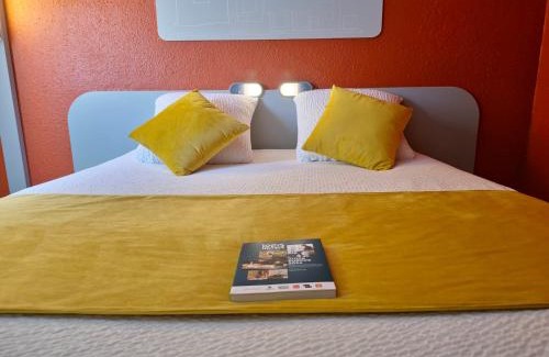 Saint-Germain-les-Corbeil Hotel | Pet-Friendly Cit'hotel Design in Evry with Restaurant Access